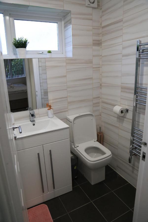 Gorgeous Ground Floor Apartment + Free Parking Manchester Luaran gambar