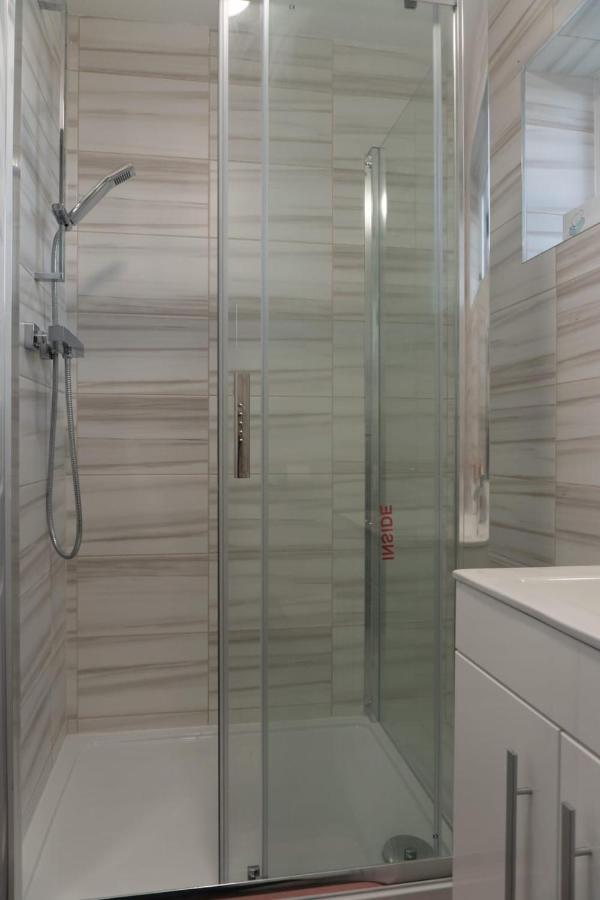 Gorgeous Ground Floor Apartment + Free Parking Manchester Luaran gambar